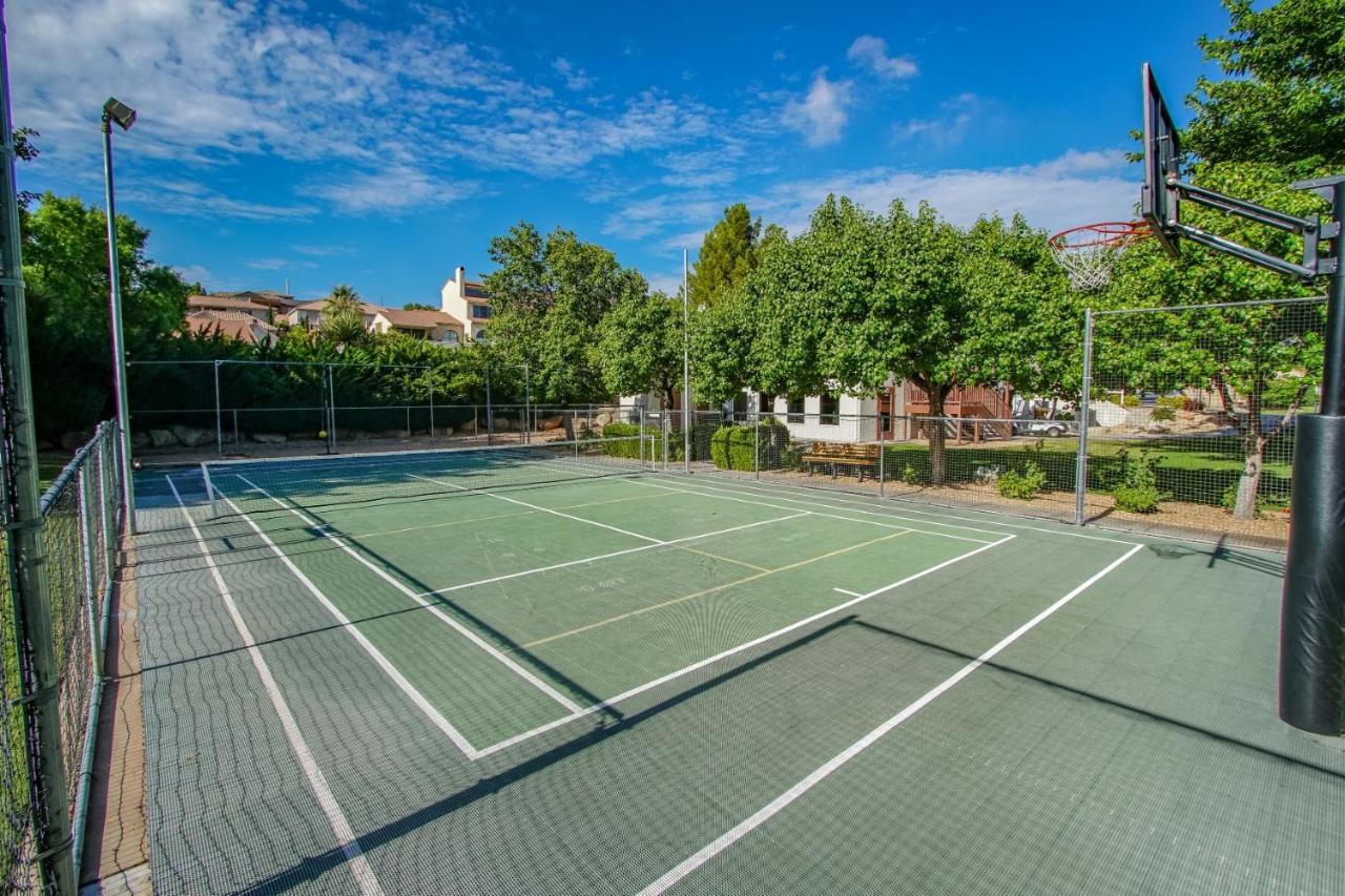 Multi Resorts At Villas At Southgate St. George Buitenkant foto